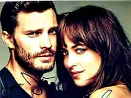 ダコタ・ジョンソン直筆サイン入り2Lサイズ写真… Dakota Johnson ダコタ・ジョンソン 直筆サイン入り写真BECKETT認証